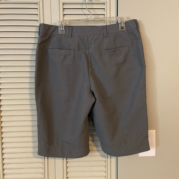 Tilly’s Goes With Anywhere Womens Shorts - Picture 2 of 4